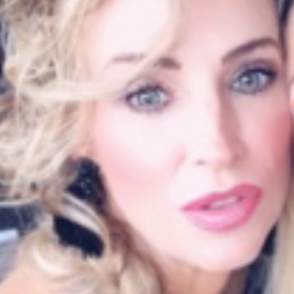 Meet your Posher, Robyn